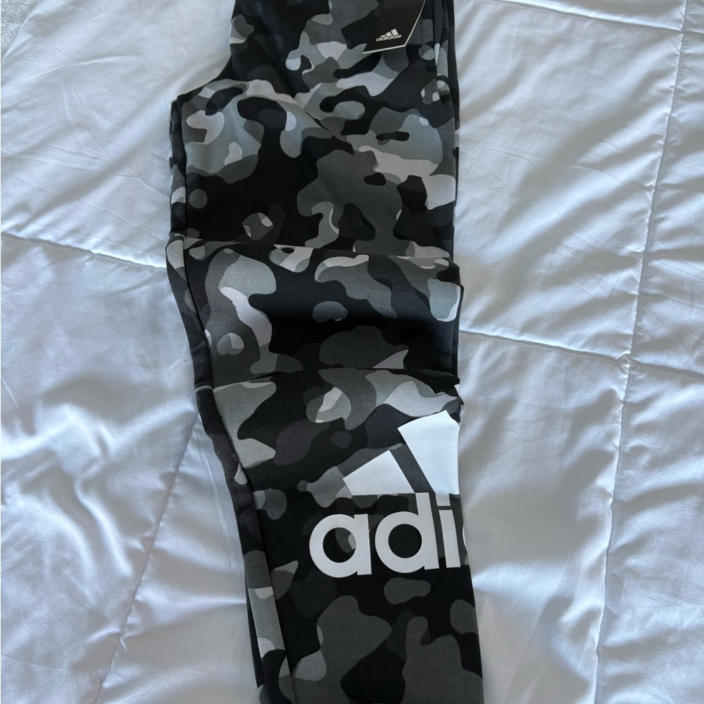 New Adidas black/grey joggers med 10-12